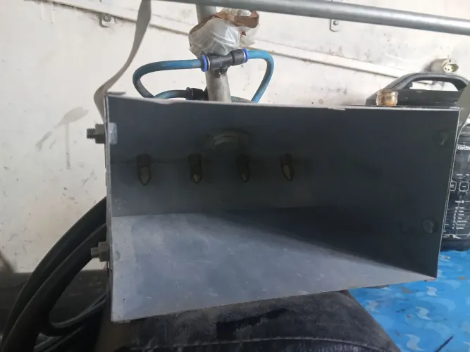Máquina de chapiscar e massar parede 