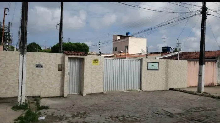 Alugo casa no Antares