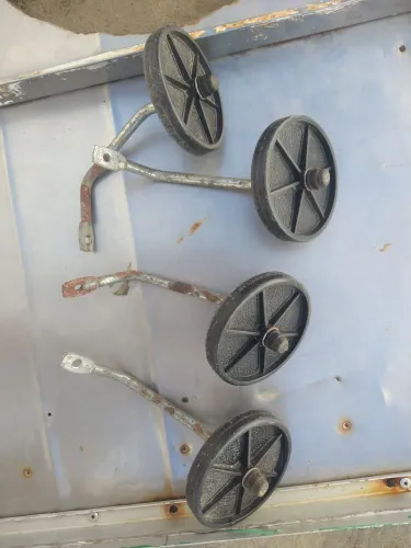 Vende esses dois pares de rodinhas de Bicicleta 