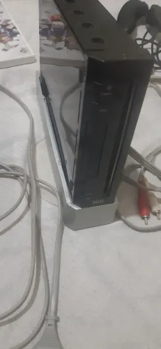 Wii original com 3 joguinhos 2 controles retrocompativel com game cube