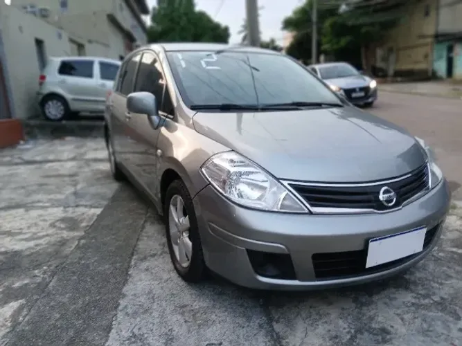 Nissan Tiida S 1.8/1.8 Flex 16V Mec. 2012