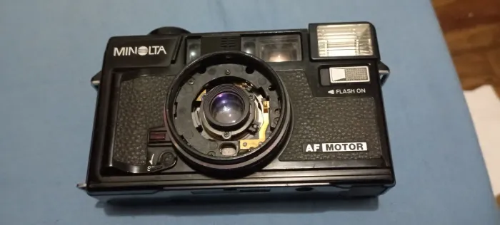 *Baixei* Camera Analogica anos 80 Minolita (Japan) Hi-Matic Af2-M, para peças ou decoração