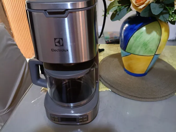 Cafeteira Electrolux digital