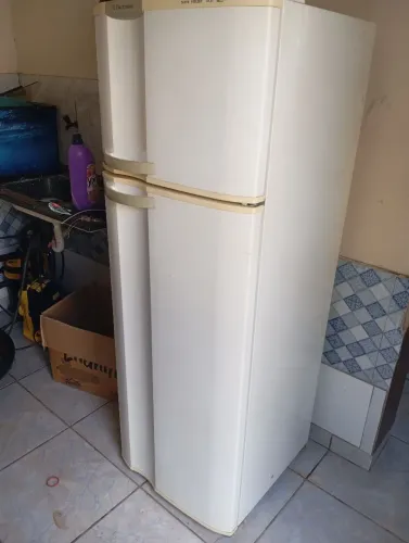 Geladeira Electrolux dc33