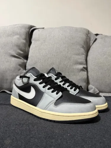 Tênis Nike Air Jordan 1 Low SE Cinza Preto Tamanho 43