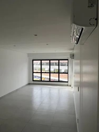 Sala comercial-OkaFloripa -39m. 594.000,00