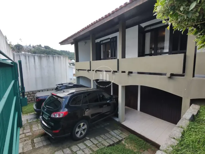 Casa 4 Quartos com 2 Suítes - Coqueiros - BRN