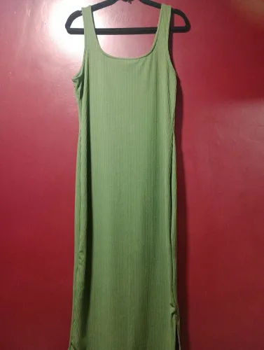 Vestido regata verde sanfonado