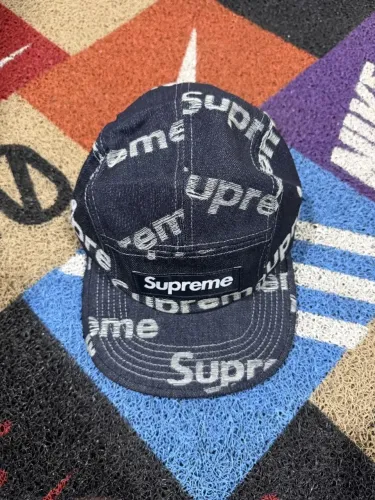 Boné Supreme Jacquard Logos