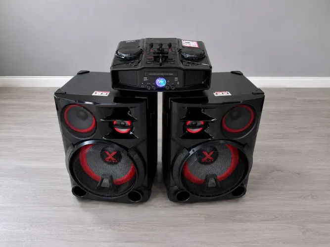 Som potente com picape DJ, bluetooth USB e efeito luminoso LG X Boom 