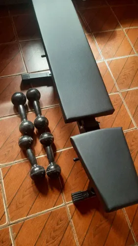 Banco de academia novo nunca usado+ halter de 5kg e 6kg emborrachados