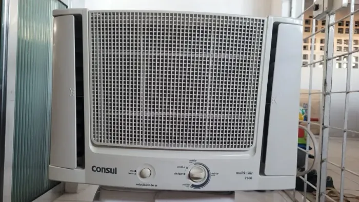 AR CONDICIONADO CONSUL JANELA 7500 BTUS