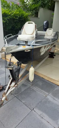 Lancha + motor 60 4T + carretinha