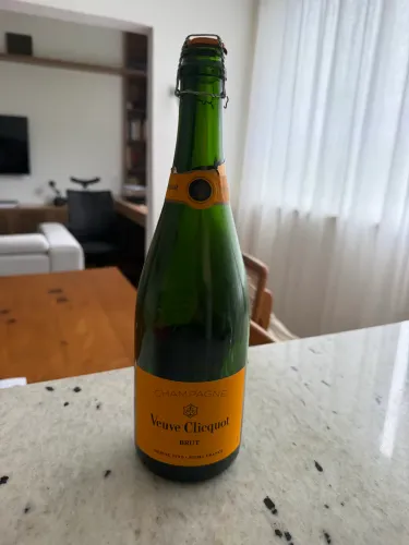 Garrafa champagne Veuve Clicquot