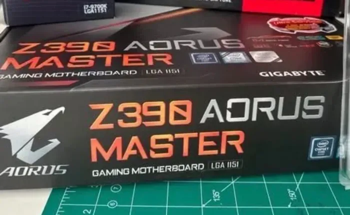 Placa-mãe Gigabyte Z390 Aorus Master