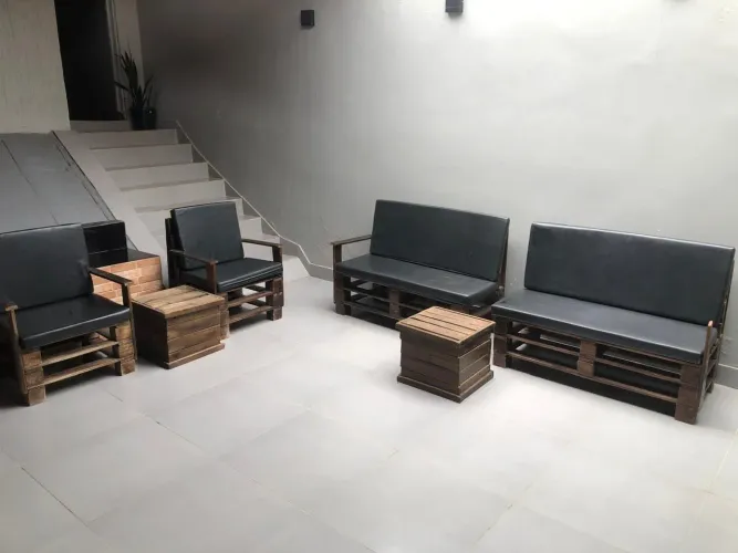 Conjunto de sofás estilo pallet - completo