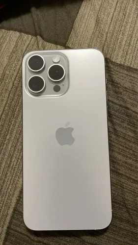 iPhone 15 pro max bateria 87% impecável