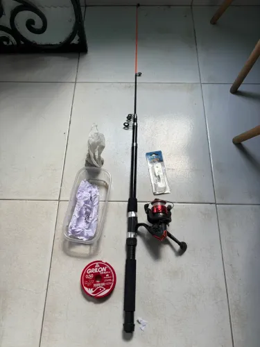 Vara de pesca e molinete