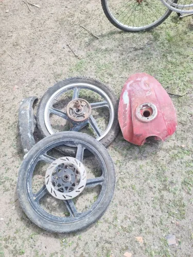 Vendo rodas e tanque dafra speed 