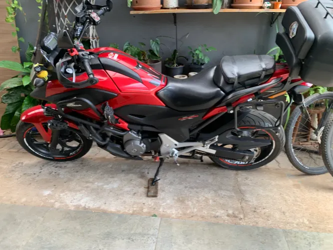 Vendo ou troco por custom, linda. Honda NC 700/14