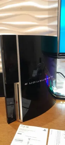 Ps3 fat desbloqueado com 182 jogo na memória e 2 hd fora os acessórios originais dele 