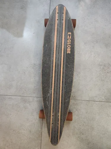 Longboard Globe Original - Estável, Confortável e Pronto para Usar