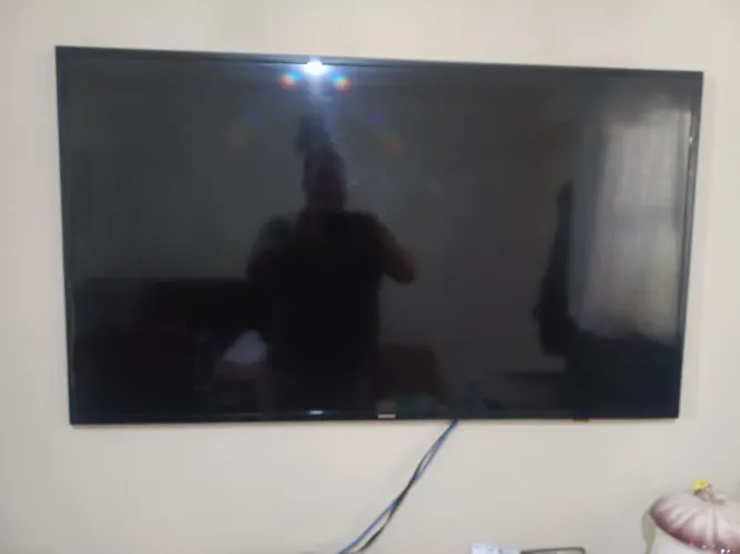 TV Smart Samsung 48" UN48J5200 com Defeito na Imagem (Para Peças ou Conserto)