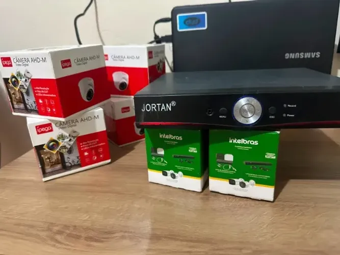 DVR 8 Canais HD 500GB + 6 Câmeras