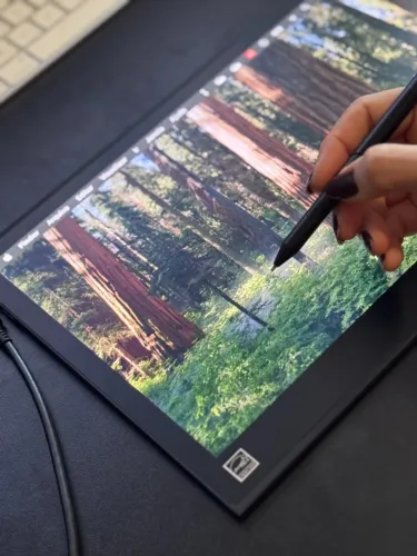 Mesa Digitalizadora Com Tela, Display Interativo Wacom Movink 13" 