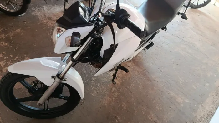 Vendo fan 2017 semi novo 12000 só ligar *