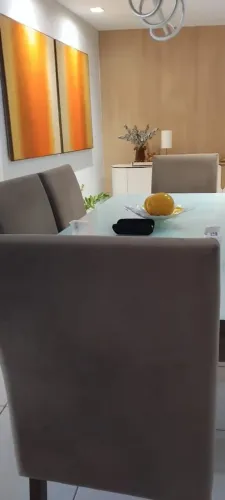 Mesa com 6 cadeiras em ótimo estado, 1;80 por 90