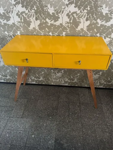 Mesa Aparador Amarela