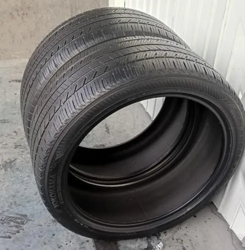 Pneu 275/40 aro 22 Yokohama seminovos