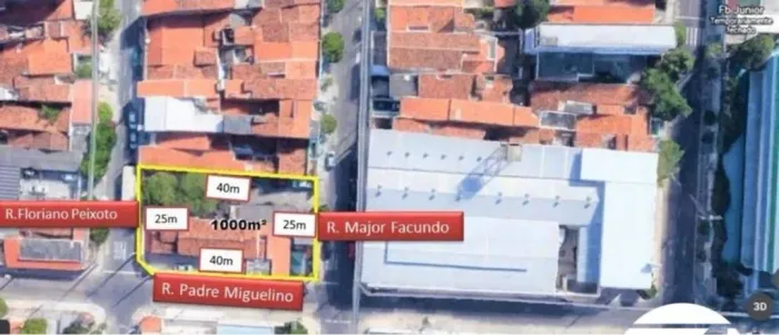 Casa com terreno de 1000m2, com 2 esquinas, ideal para construção