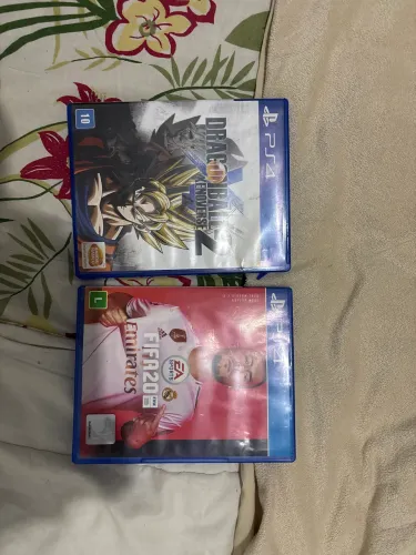 2 jogos Ps4- Dragon ball Xenoverse 2 e FIFA 20