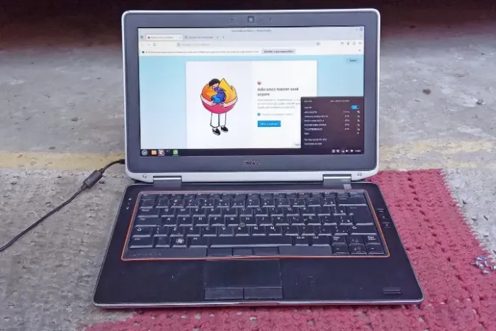 Notebook Dell 6320 Core i5 - 4GB de RAM e HD de 160GB Liux Mint