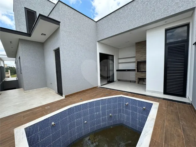 Casa à venda com 5 quartos, sendo 3 suítes, no condomínio Residencial Villagio Wanel, Soro