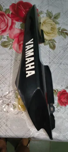 Carenagem rabeta direita original preto brilhante Factor/Fazer 150 2015