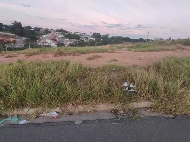 Terreno a venda no Parque Petrópolis em Várzea Paulista/SP