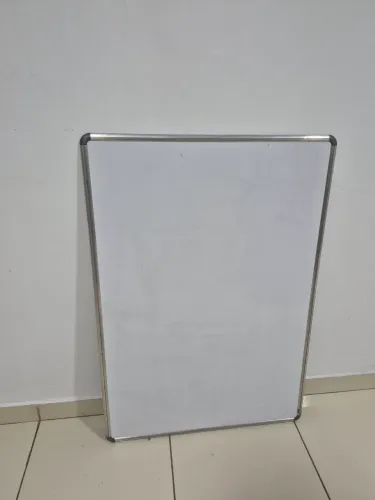 QUADRO BRANCO + MARCADORES