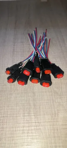 Botão pisca alerta 