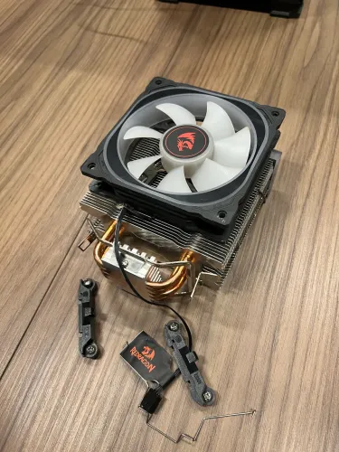 Cooler CPU Redragon Thor RGB para Intel e AMD - Perfeito Estado