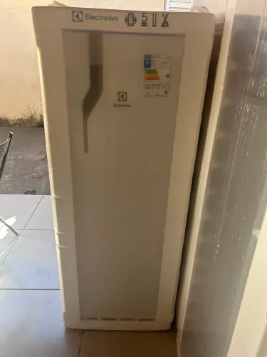 GELADEIRA DEGELO AUTOMÁTICO 240 LITROS ELETROLUX 