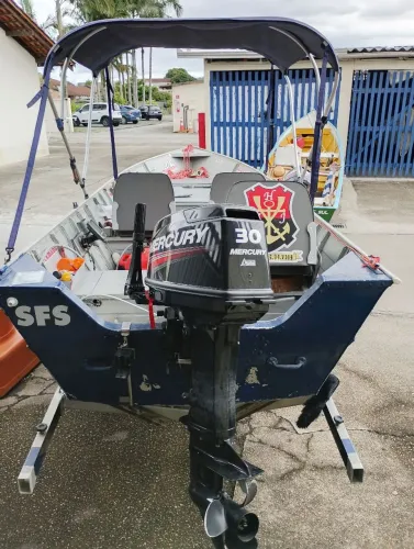 Bote Smal Boat