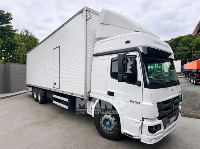MERCEDES-BENZ Atego 2430 6x2 (em preparação)