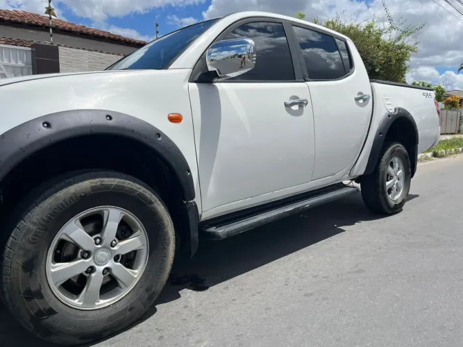Mitsubishi L200 Triton GL 3.2 CD TB Int. Dies. Mec. 2017
