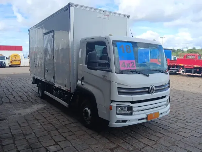 Caminhão 6-160 Delivery 2P - 2017/2018