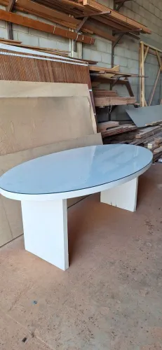 Mesa Oval em MDF e vidro 2,00m