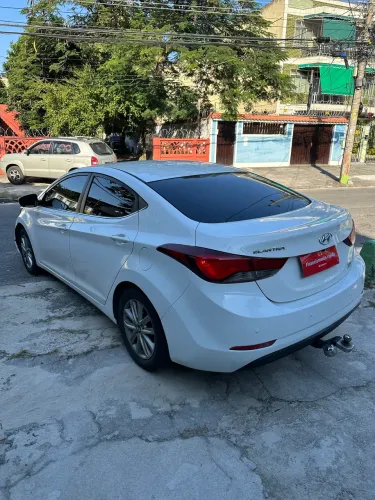 Hyundai Elantra GLS 2.0 16V Flex Aut. 2016