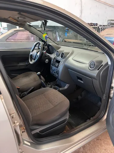 Ford Fiesta Sed. 1.6 8V Flex 4P 2006